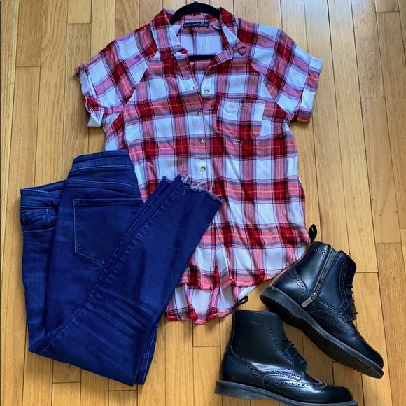 Short sleeved plaid button up blouse - Picture 3 of 5